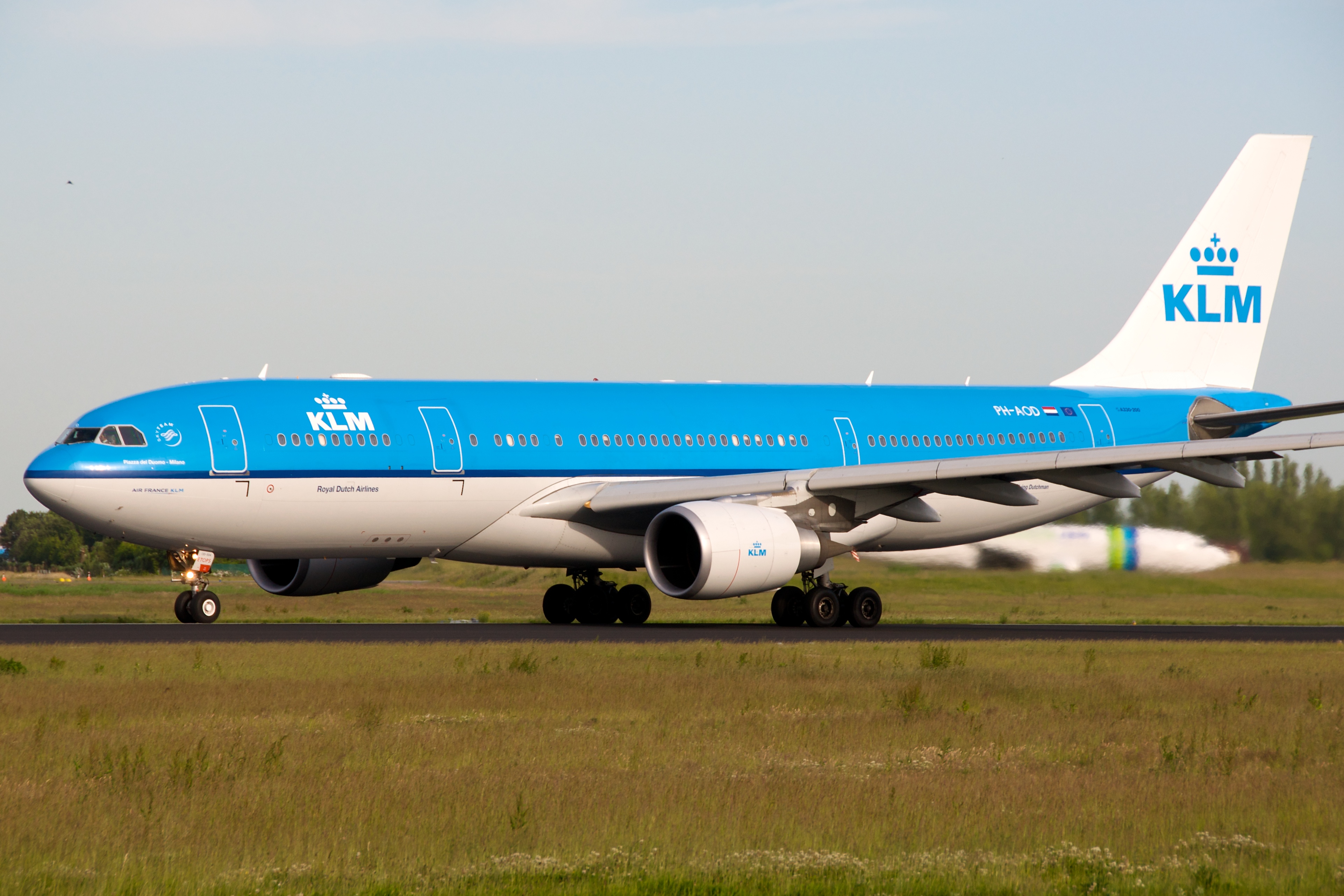 KLM allows Portable Electronic Devices starting today