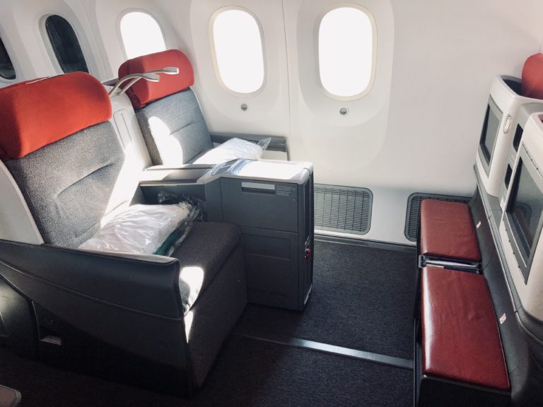 LATAM Business Class Boeing 787 Dreamliner Review – Madrid to Frankfurt