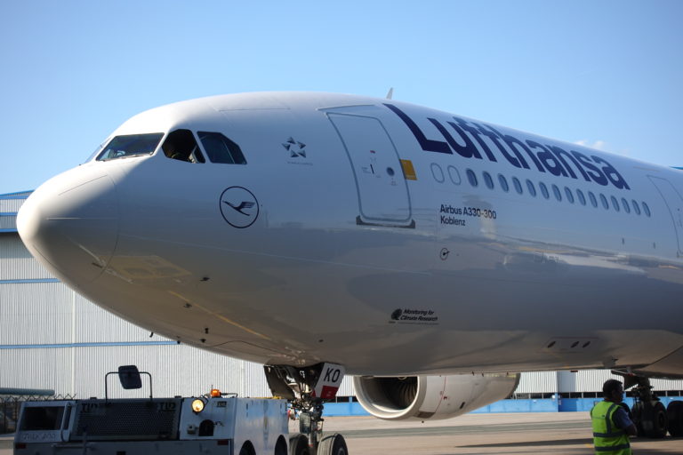 Lufthansa Premium Economy fares between UK and Asia from £485 / €566.